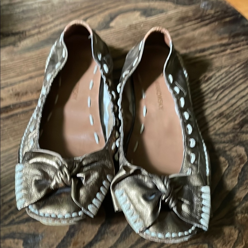 b. makowsky bronze Flats with Scalloped Edge